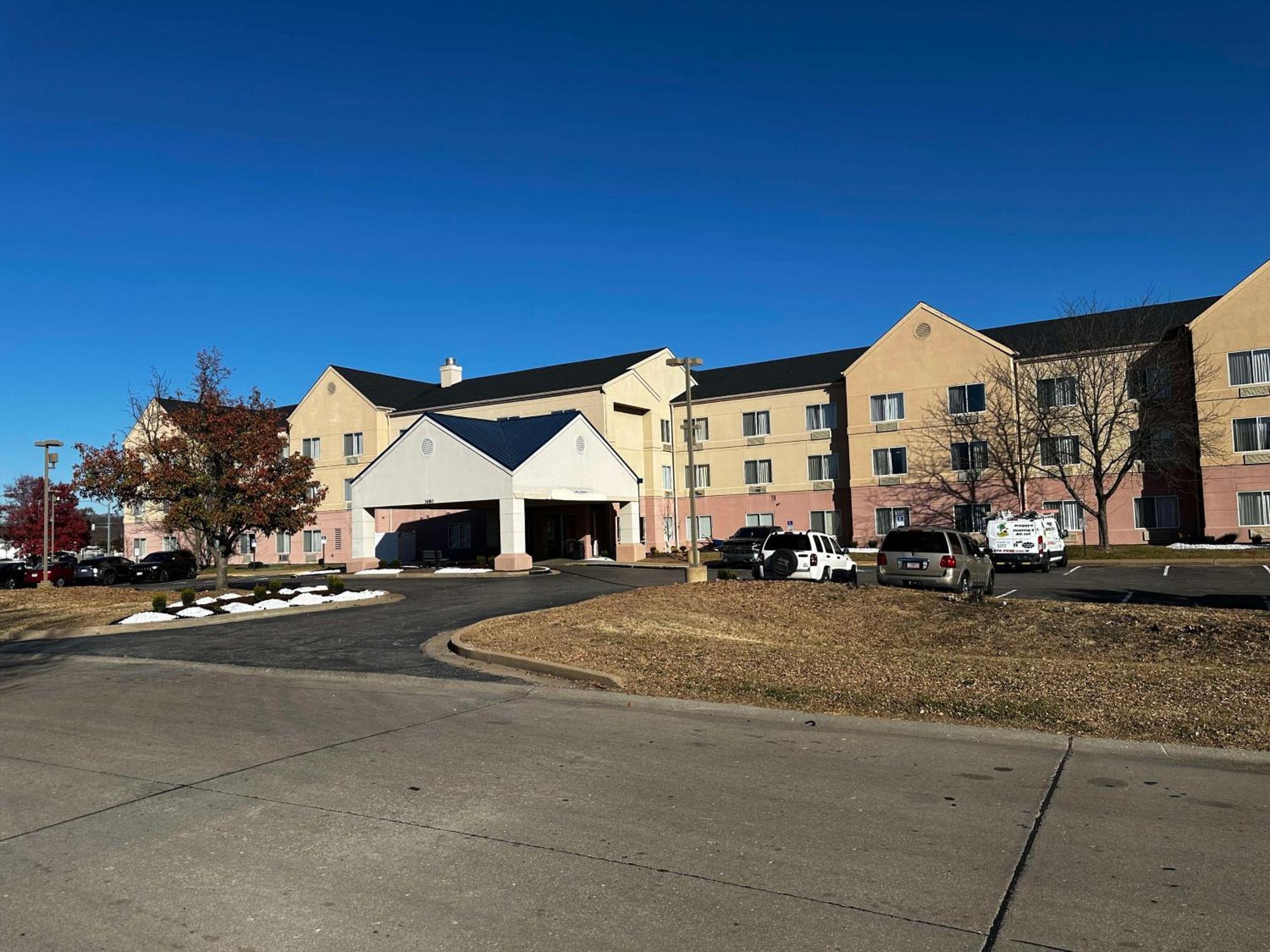 Surestay Plus By Best Western Fenton Exterior photo